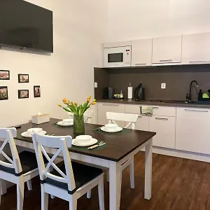 Lovely Havanska - With Free Parking Apartament